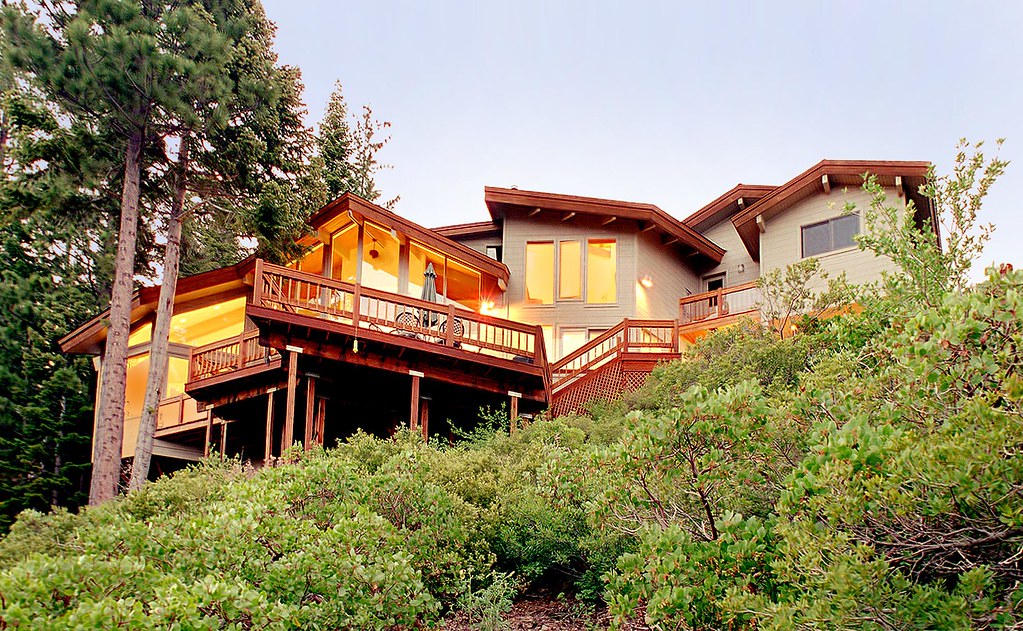 A Contemporary Home in Lake Tahoe